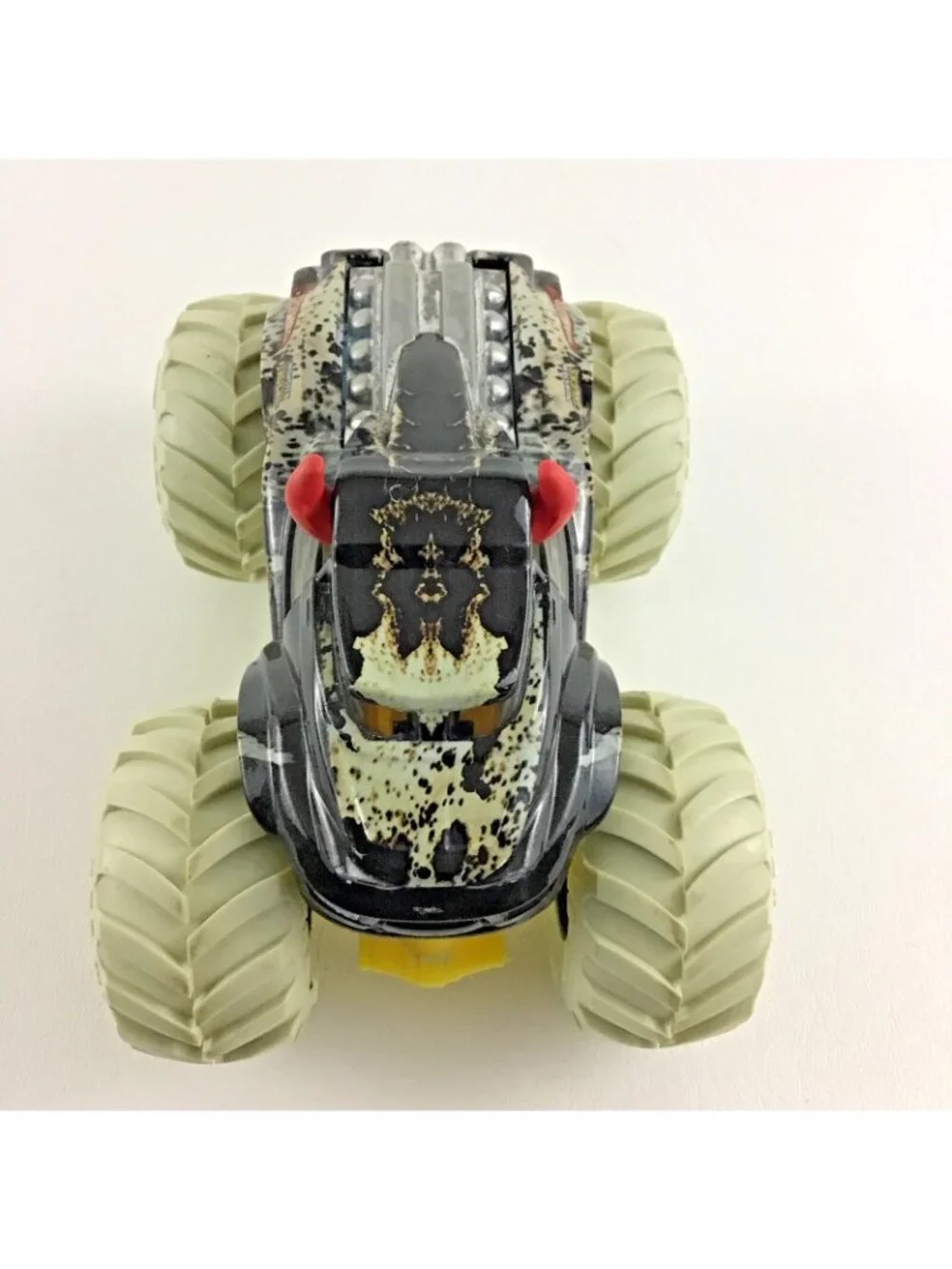 Hot Wheels Monster Jam Steer Clear Bull Truck Large 1:24 Diecast White Tires